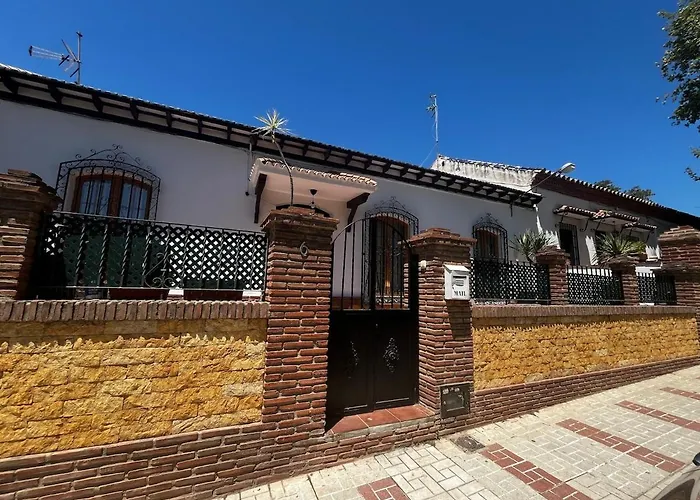 Gran Casa Cerca De La Playa Con 3 Dormitorios En Pedregalejo