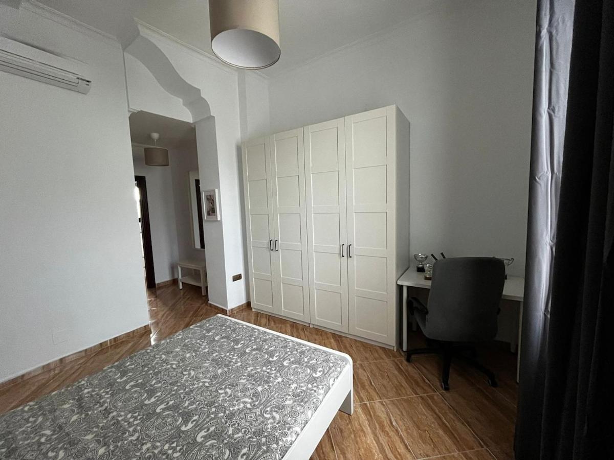 Сasa de vacaciones Gran Casa Cerca De La Playa Con 3 En Pedregalejo *
